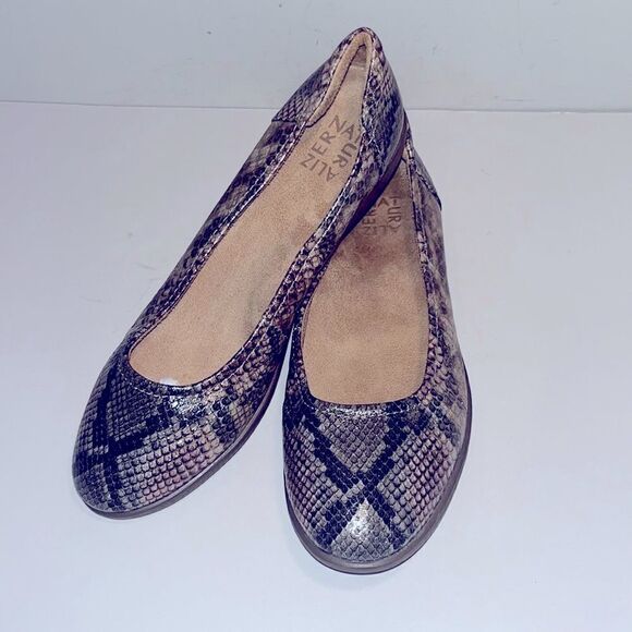 Naturalizer reptile print very comfortable ballet flats in excellent condition - Picture 2 of 4